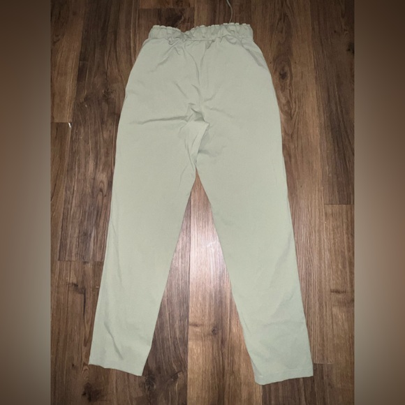 Lululemon high rise size 4 - Picture 2 of 2